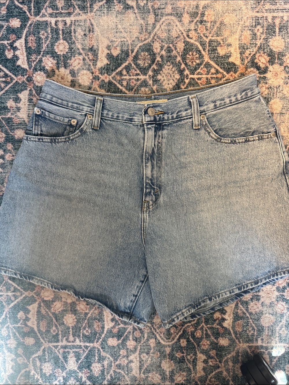 Levi’s High-Waisted Baggy Shorts Light Wash Denim Shorts, Size 32